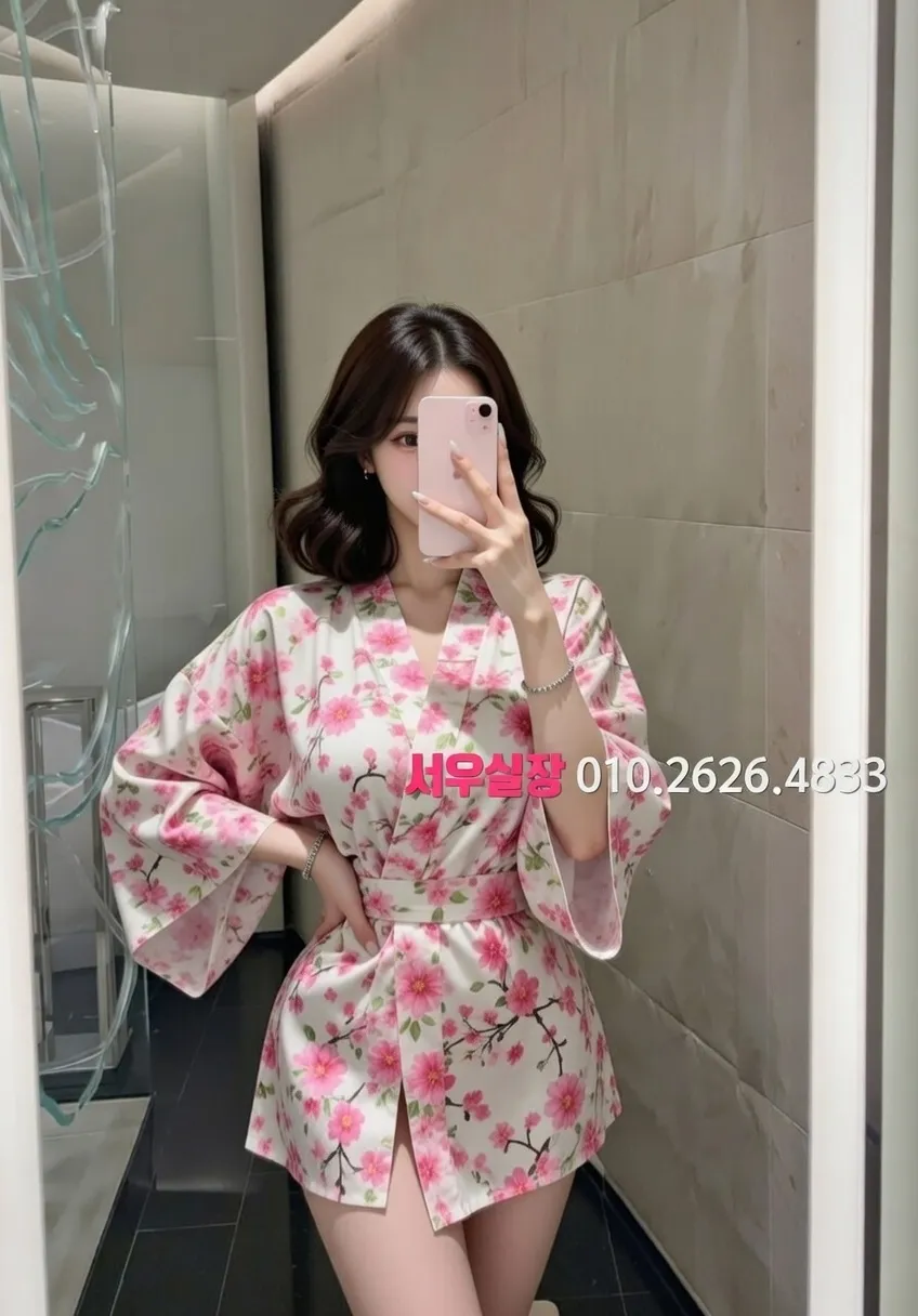 연남동 다국적 프리미엄 라인업 2번 프로필